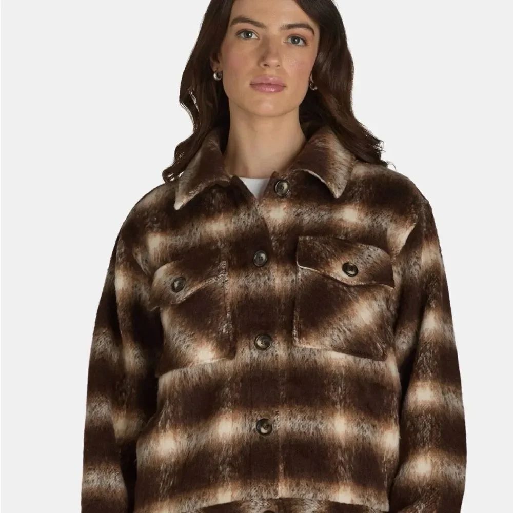 Time & Tru Women’s Large Brown Plaid Shacket Jacket
Cropped
